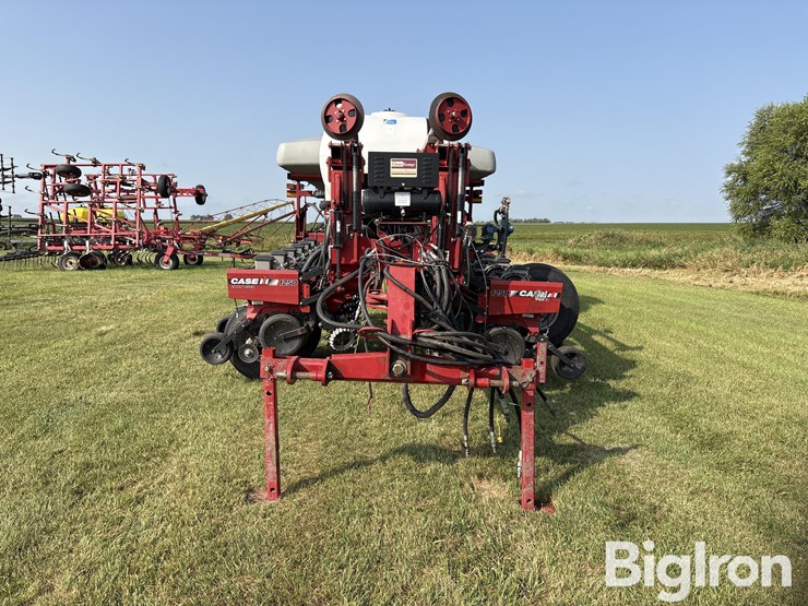 2013-case-ih-1250-image-2