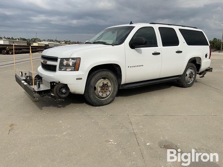 2008-chevrolet-suburban-2500-ls-image-1