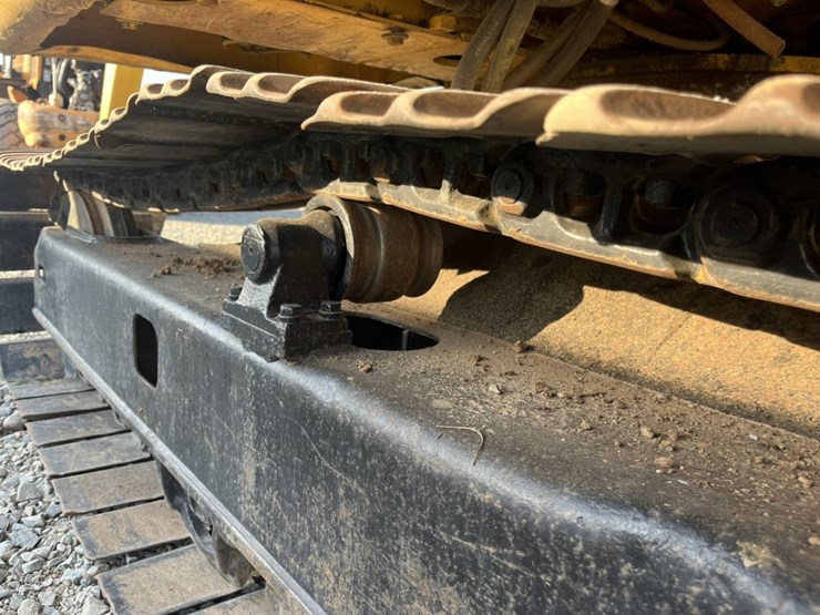 2012-komatsu-pc70-image-47