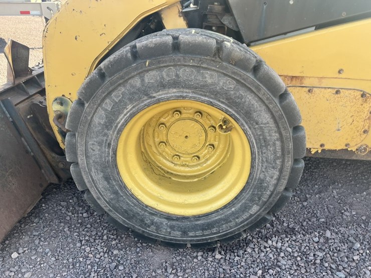 2012-caterpillar-272d-image-67