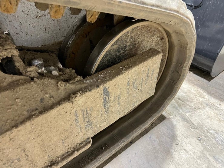 2022-bobcat-t64-image-50