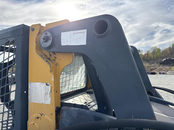 deere-323e-image-20