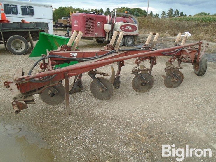 international-710-image-1