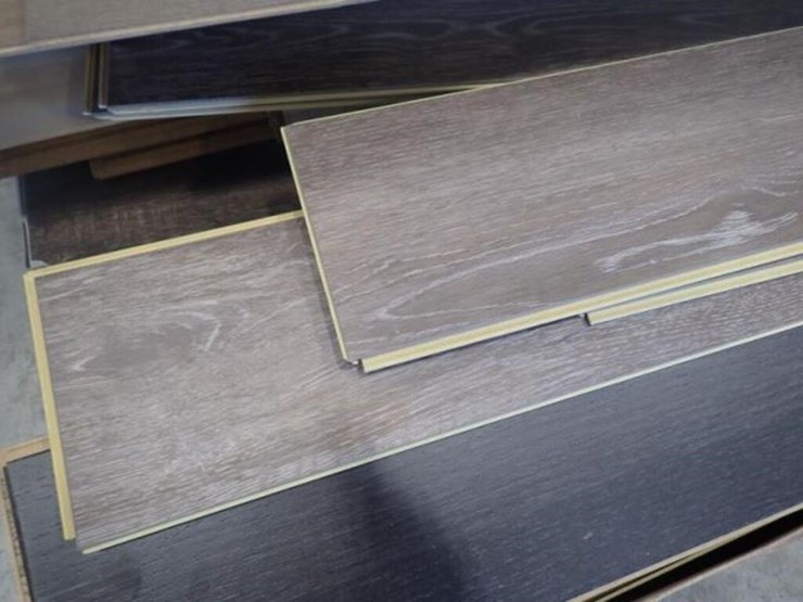 qty-of-assorted-laminate-flooring-image-3