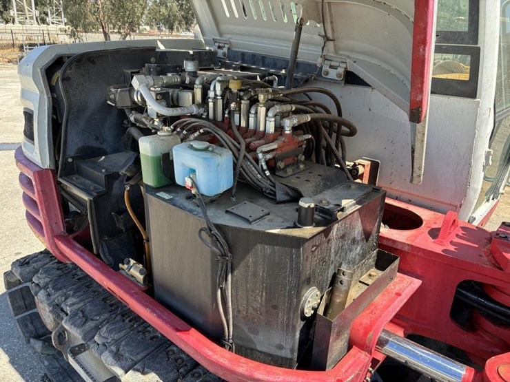 2017-takeuchi-tb290-image-17