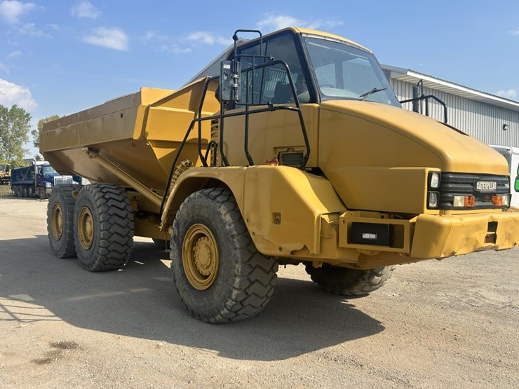 2005-caterpillar-725-image-7