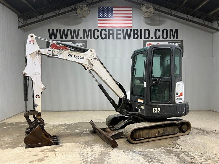 bobcat-e32-image-1