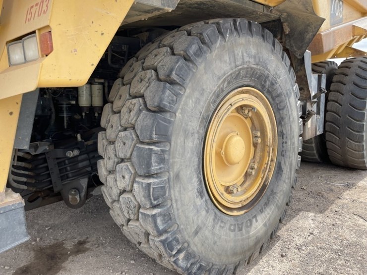 2015-komatsu-hd605-7e0-image-8