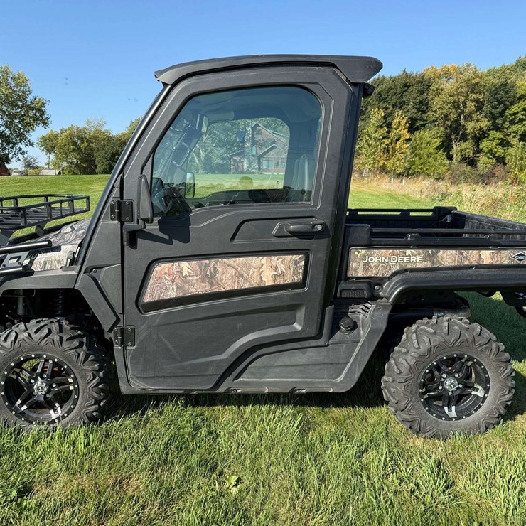 2021 JOHN DEERE GATOR