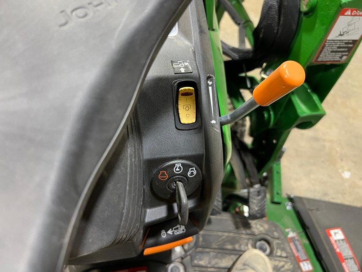 john-deere-1025r-image-25