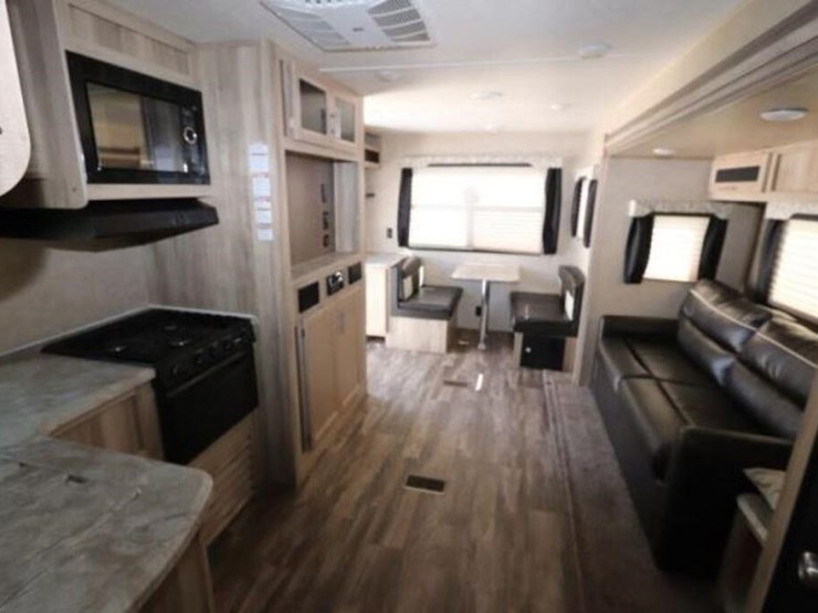 2020-catalina-241rls-travel-trailer-5zt2canb1lu034-image-31