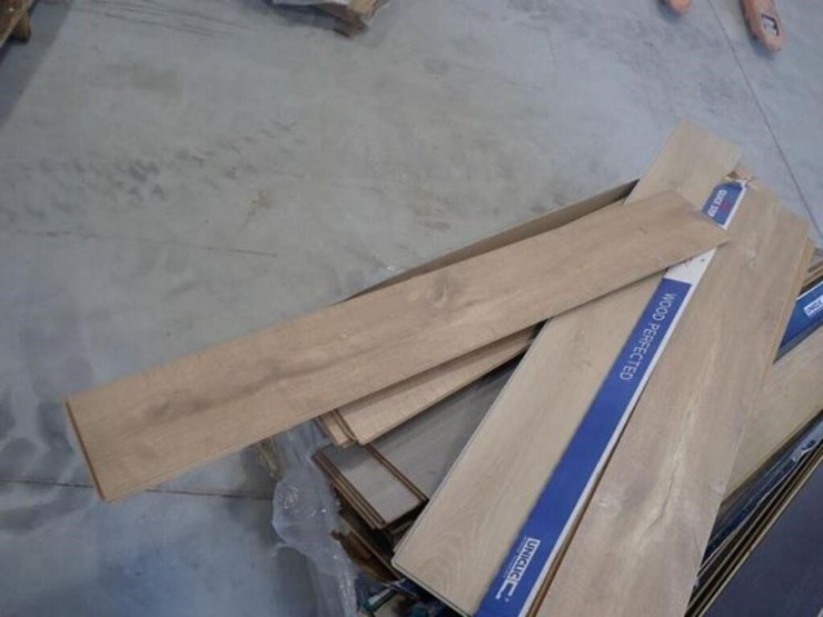 qty-of-assorted-laminate-flooring-image-10
