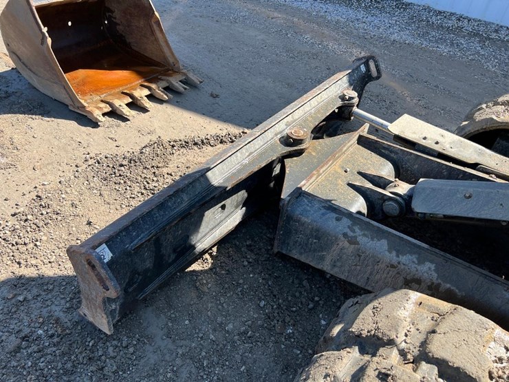 2022-bobcat-e88-image-14