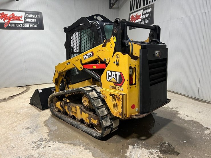 2022-caterpillar-259d3-image-3