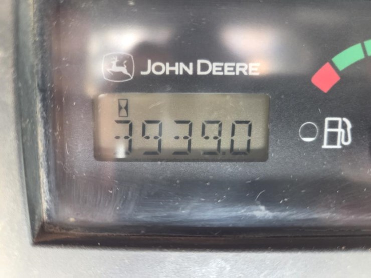 2013-deere-ct332-image-41