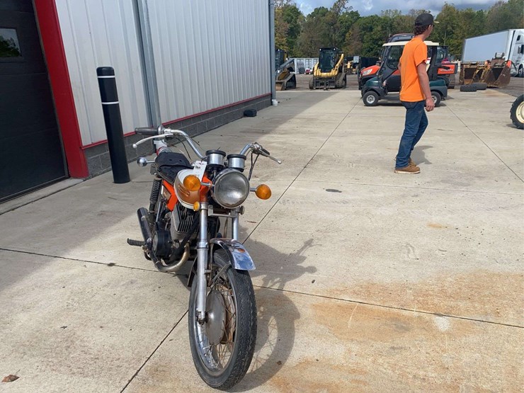 1971-yahmaha-r350-motorcycle-image-2
