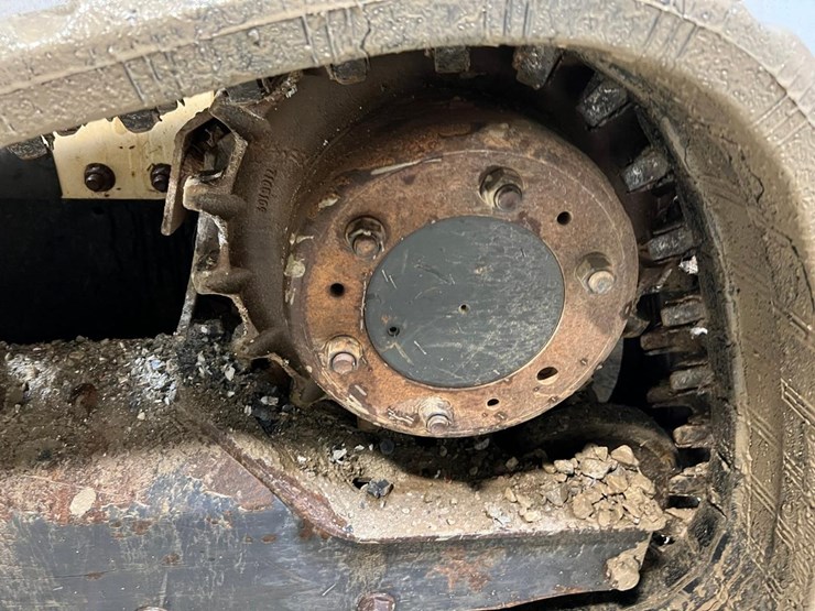 2017-bobcat-t770-image-14