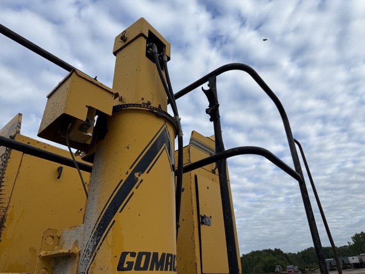 #1415-•-gomaco-gt3600-curb-machine-image-45
