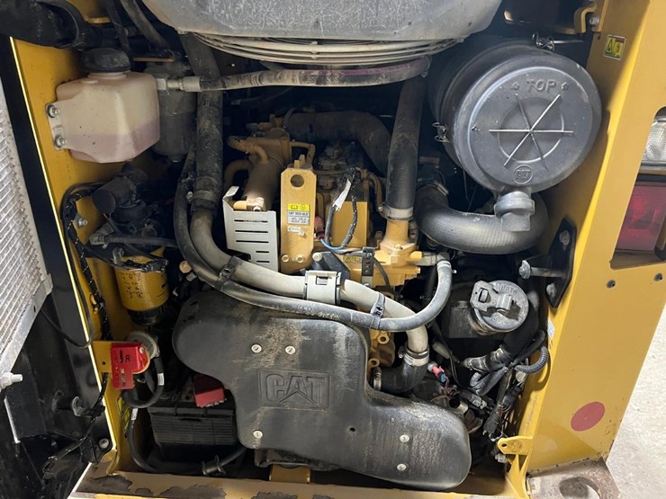 2019-caterpillar-259d3-image-17