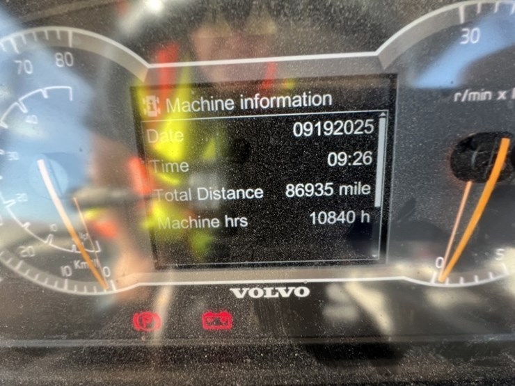 2021-volvo-a60h-image-42