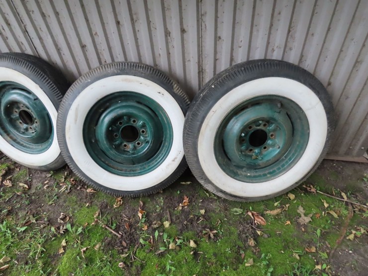 1950-chevrolet-16-inch-rims-with-wide-white-wall-tires-image-2