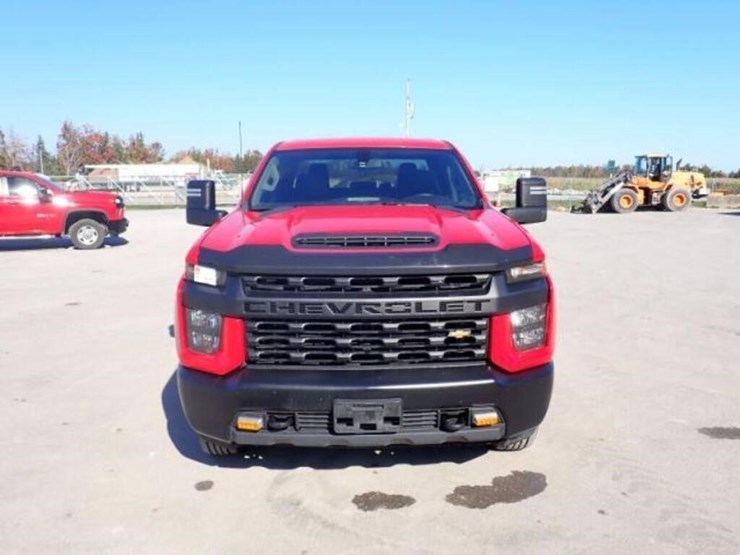 2022-chevrolet-silverado-2500-image-2