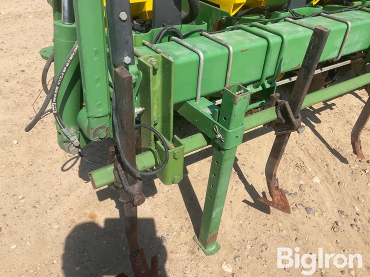 john-deere-7300-image-10