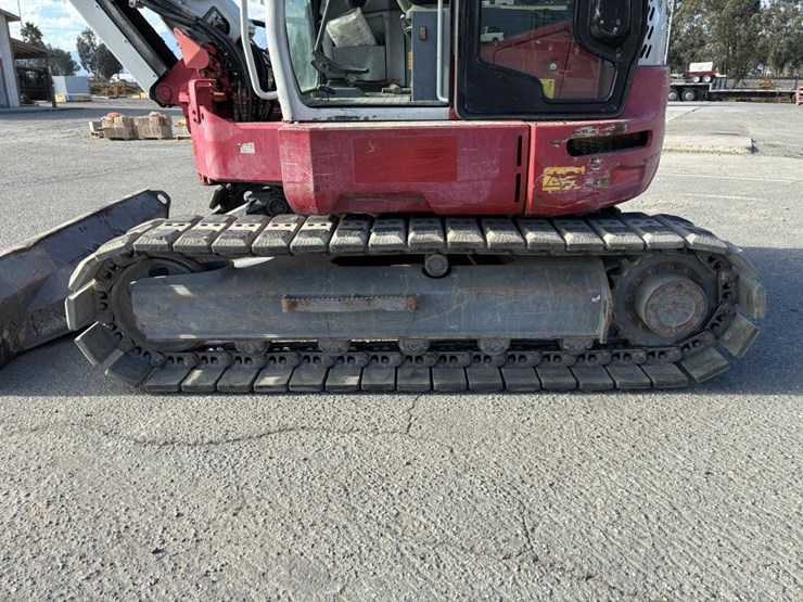 2016-takeuchi-tb280fr-image-18