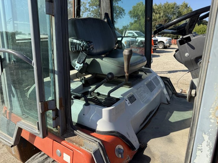 kubota-r520-image-30