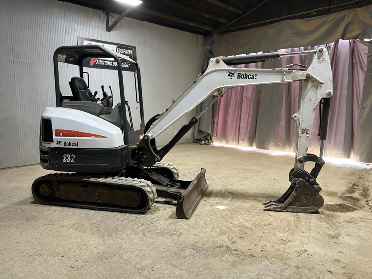 2017-bobcat-e32-image-6