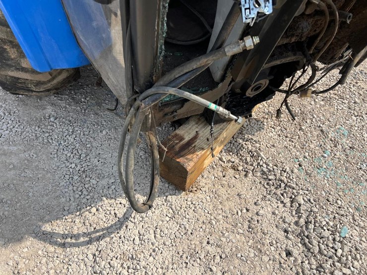 new-holland-t5050-image-11