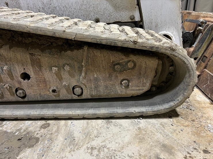 2016-bobcat-t870-image-21