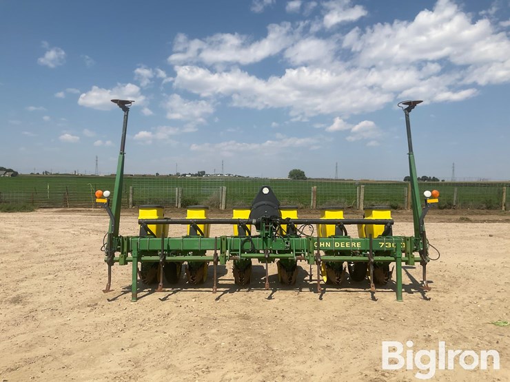 john-deere-7300-image-6