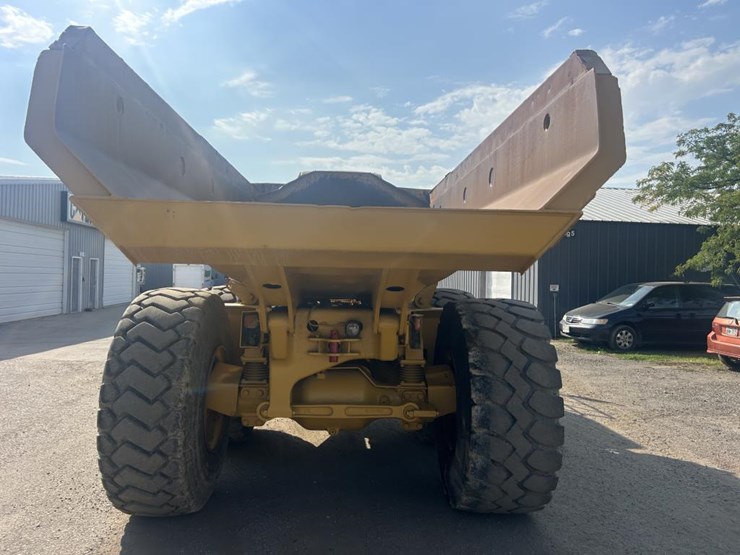 2005-caterpillar-725-image-4