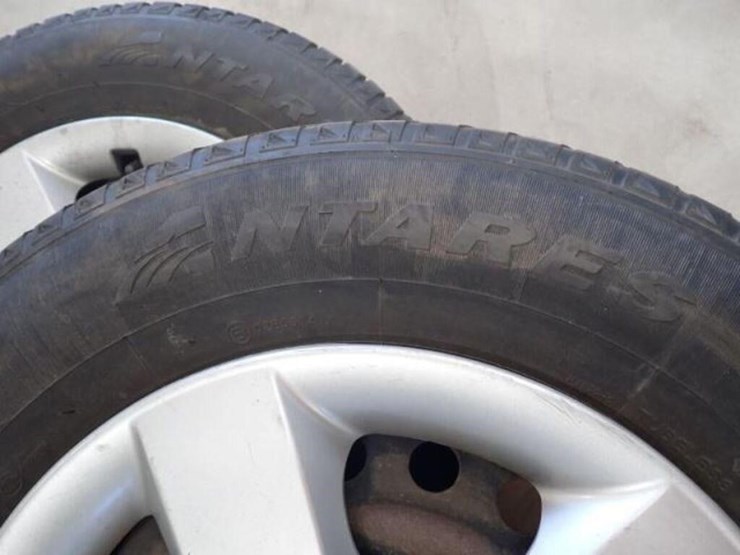 qty-of-(4)-antares-215/75r16-tires-&-rims-image-4