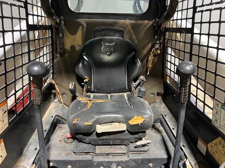 2016-bobcat-t750-image-21