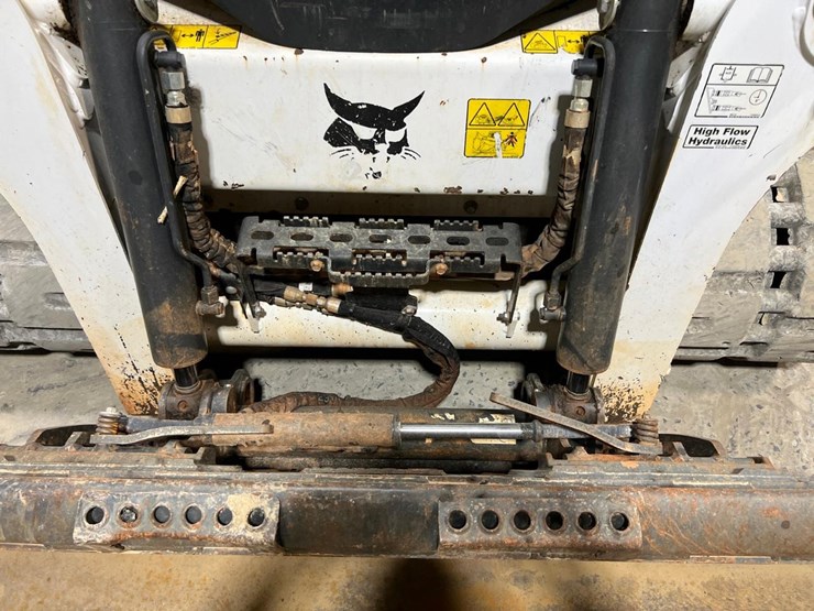 2023-bobcat-t770-image-10