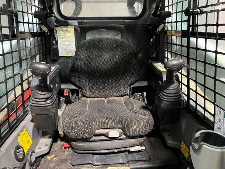 2023-bobcat-t770-image-21
