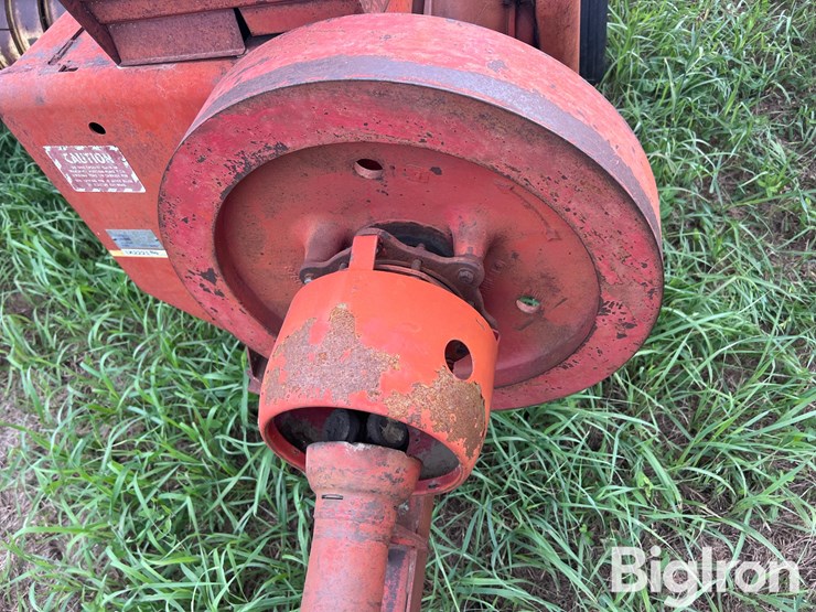 new-holland-270-image-12