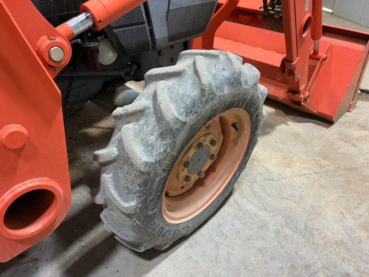 kubota-la463-image-17