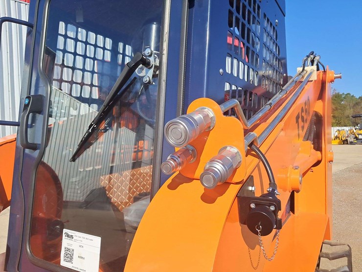 2024-case-ts50-skid-loader-image-8