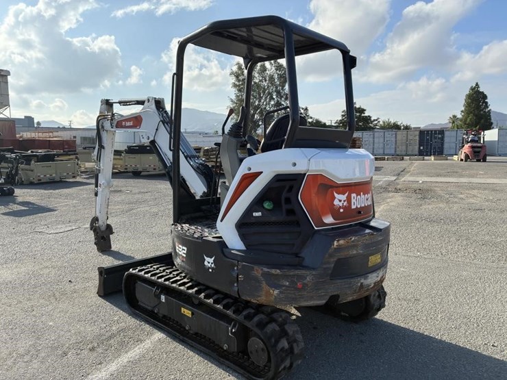 2024-bobcat-e32-image-4
