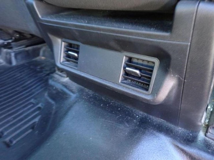 2022-chevrolet-2500hd-image-47