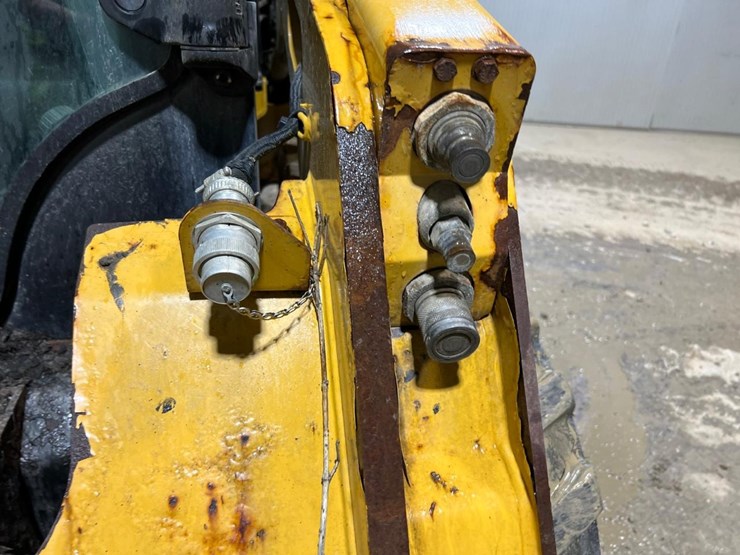 caterpillar-236d-image-11
