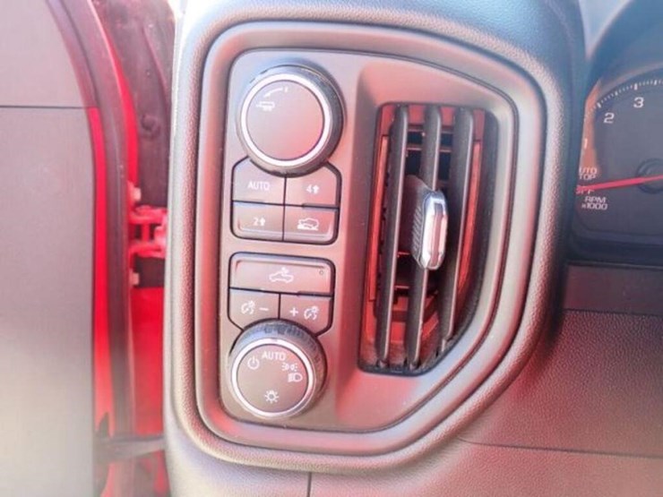 2022-chevrolet-silverado-1500-image-18