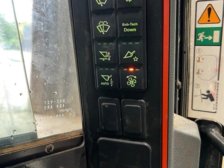 2023-bobcat-t86-image-29