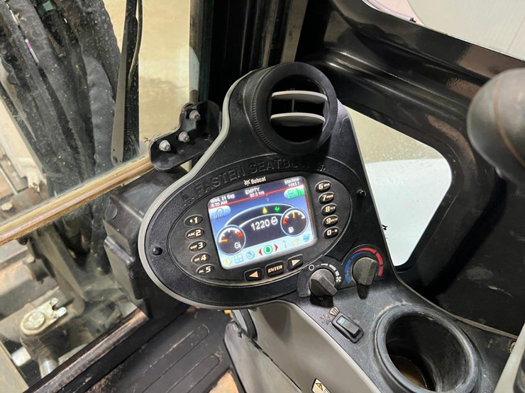 2020-bobcat-e42-image-30