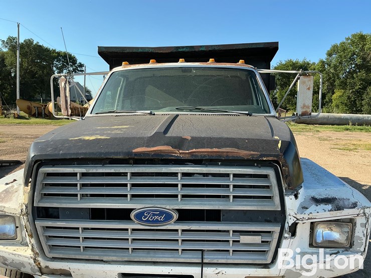1990-ford-f700-image-12