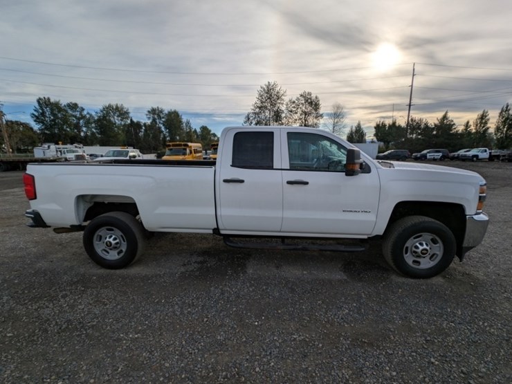 2016-chevrolet-silverado-2500-image-3