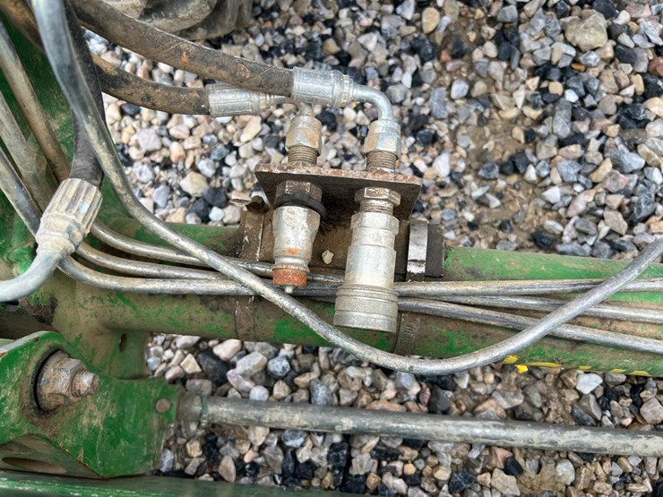 2021-john-deere-3025e-image-11